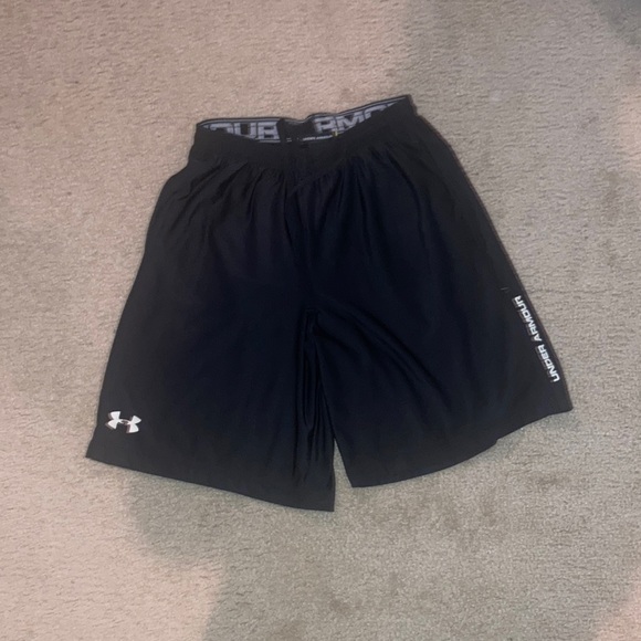 Black Under Armour Dry Fit Shorts - Picture 1 of 3